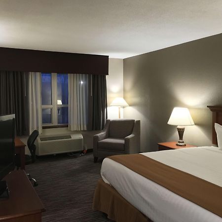 Best Western Gateway Adirondack Inn Utica Bagian luar foto