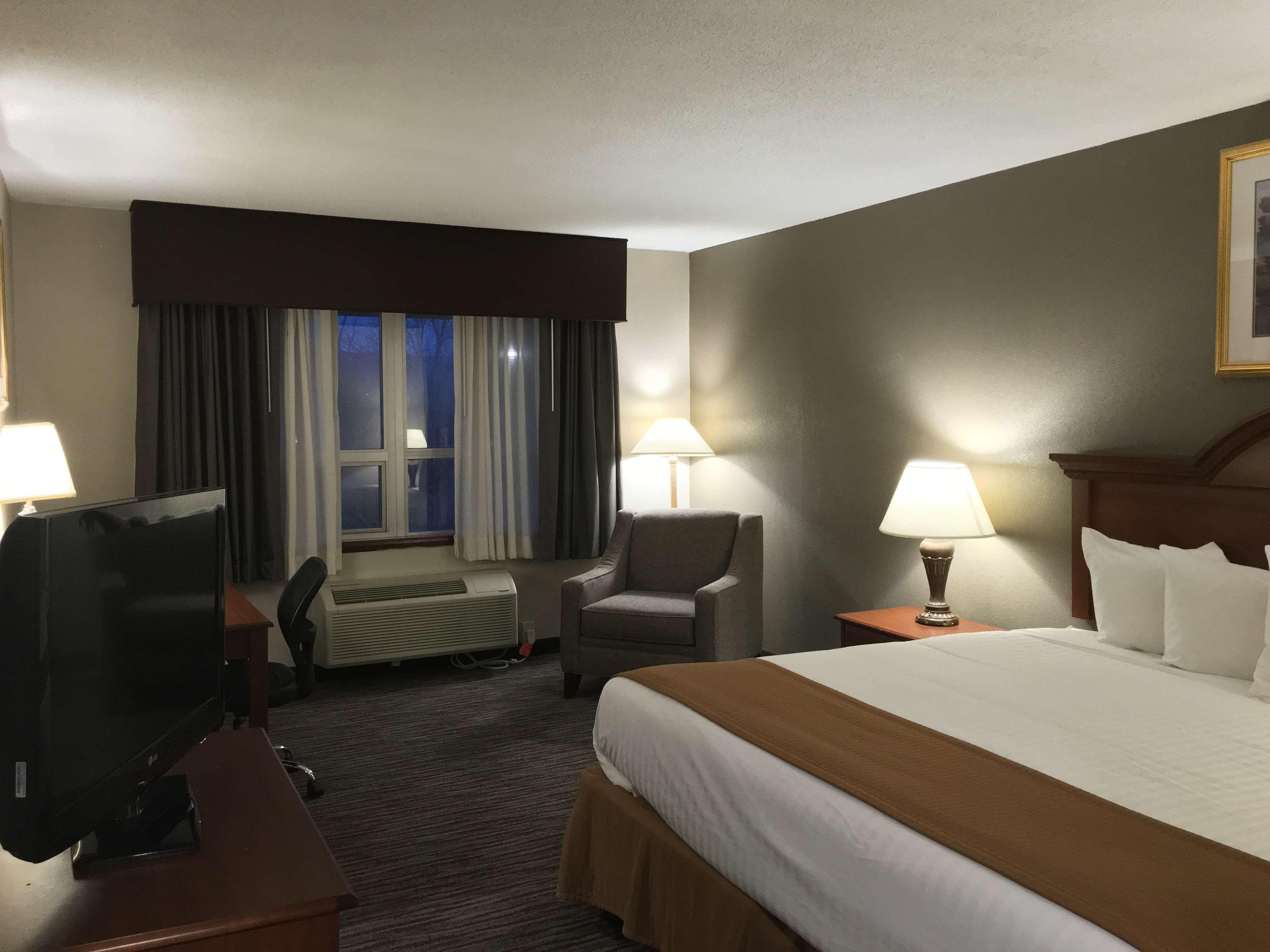 Best Western Gateway Adirondack Inn Utica Bagian luar foto
