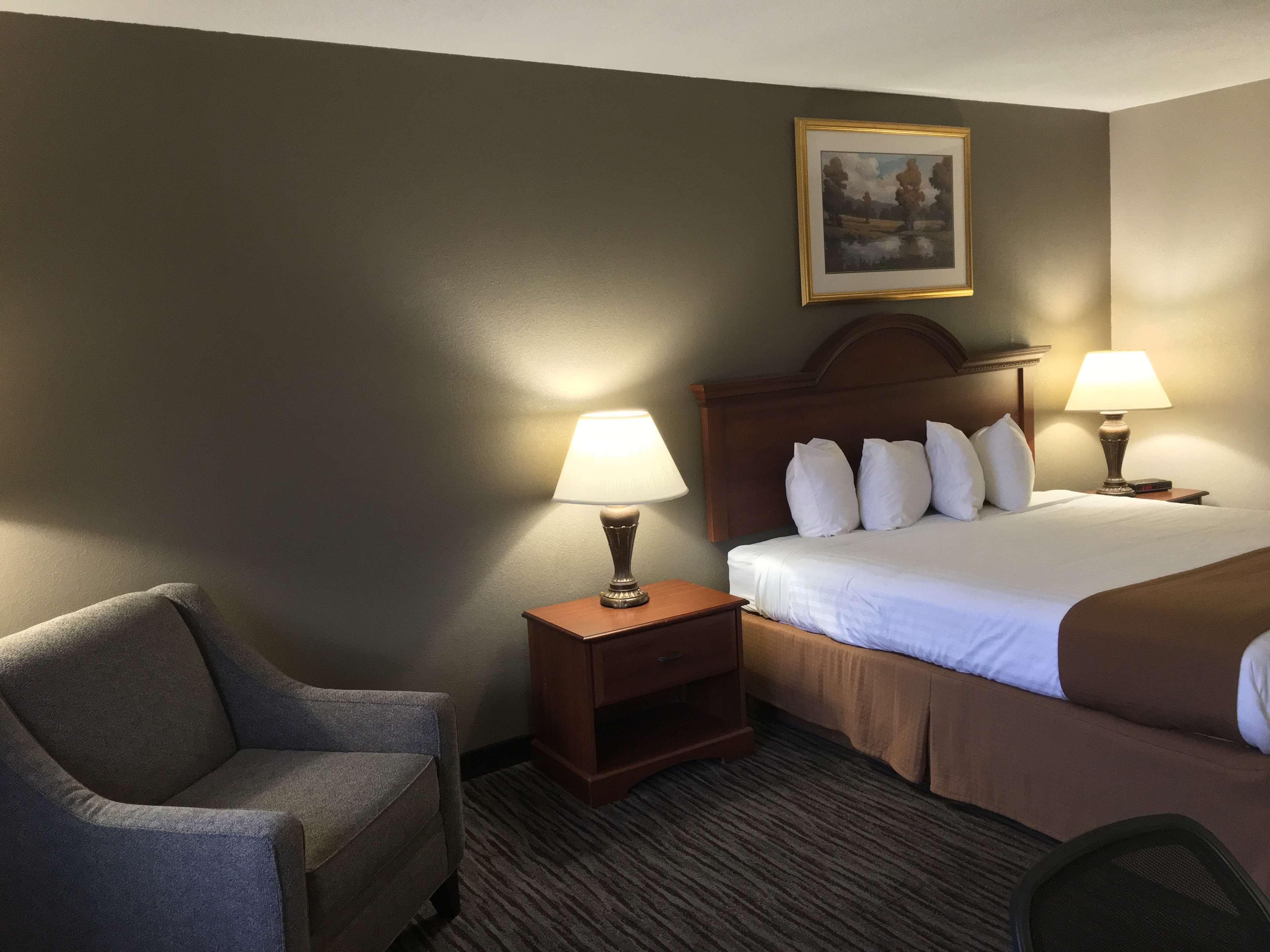 Best Western Gateway Adirondack Inn Utica Bagian luar foto