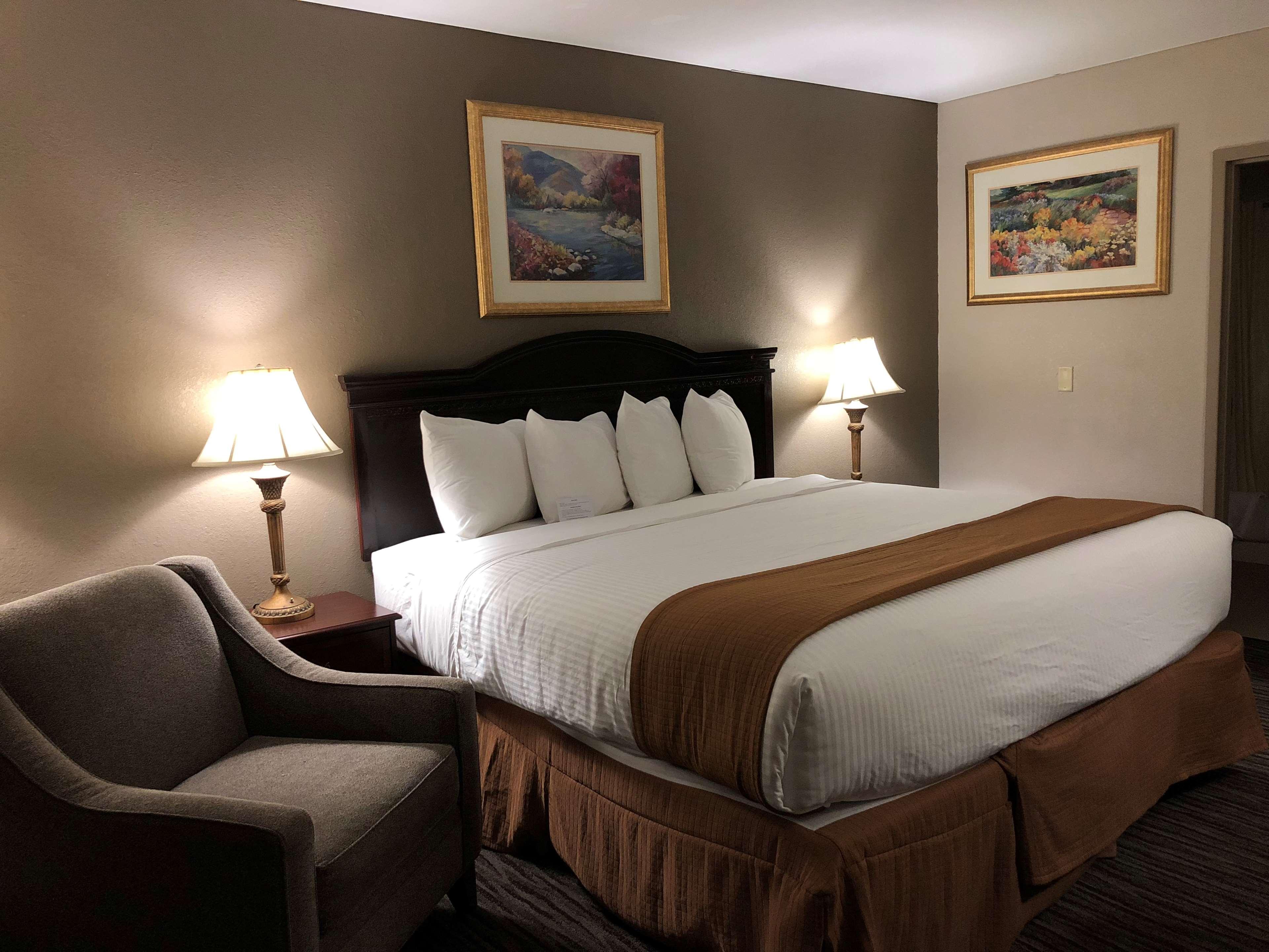 Best Western Gateway Adirondack Inn Utica Bagian luar foto