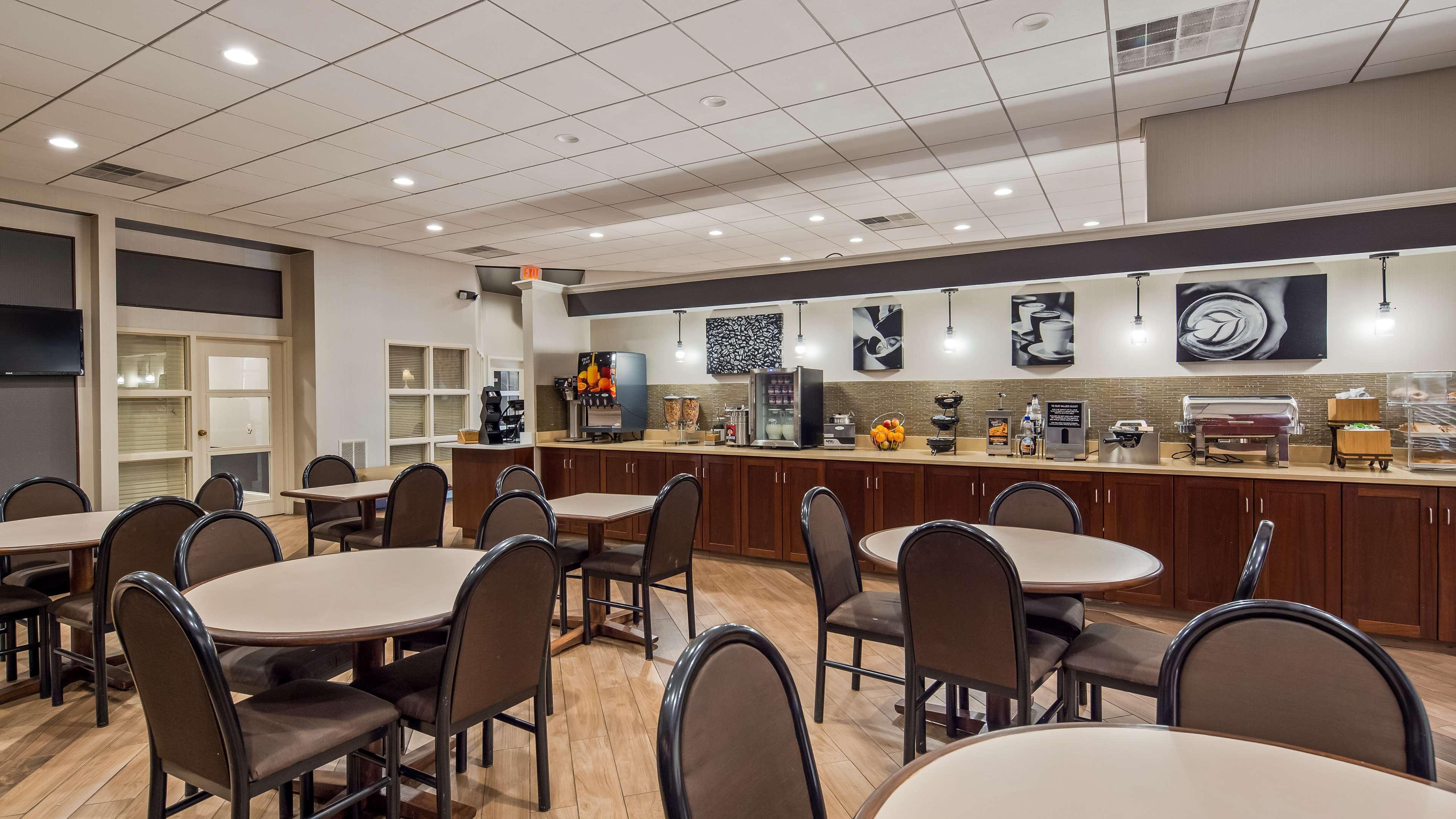 Best Western Gateway Adirondack Inn Utica Bagian luar foto