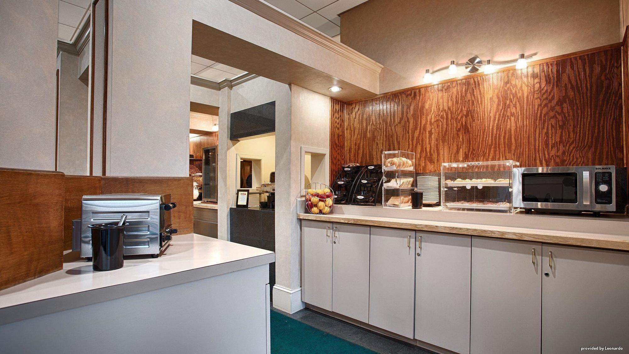 Best Western Gateway Adirondack Inn Utica Bagian luar foto