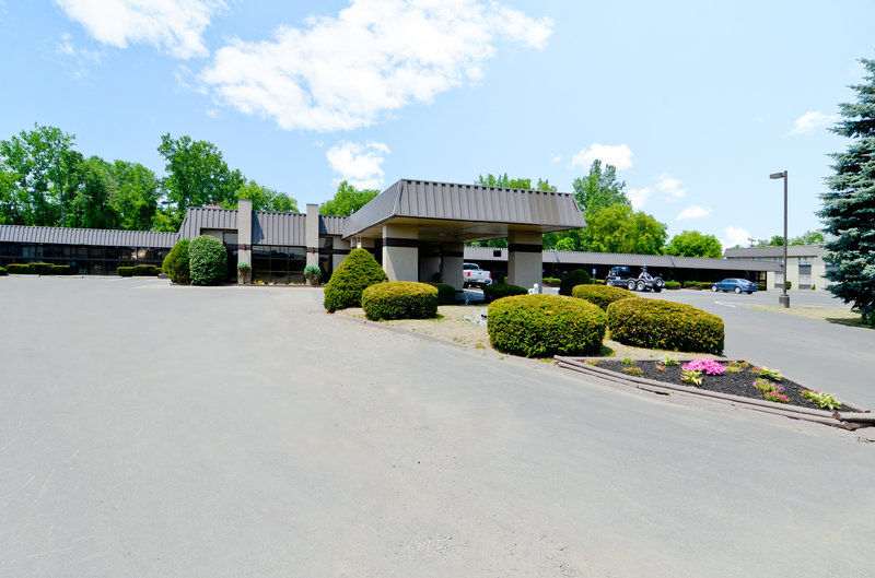 Best Western Gateway Adirondack Inn Utica Bagian luar foto
