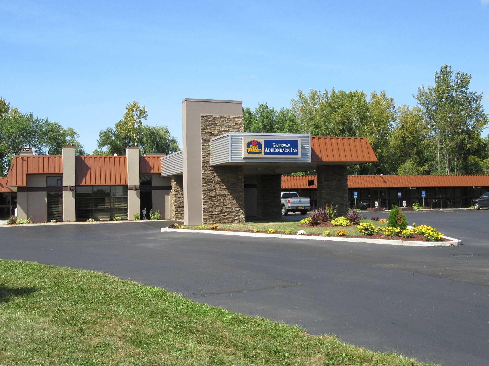 Best Western Gateway Adirondack Inn Utica Bagian luar foto
