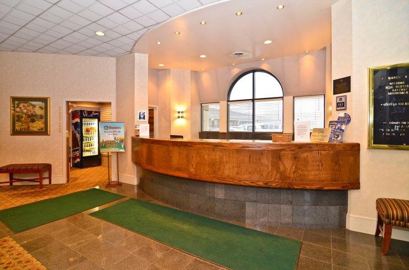 Best Western Gateway Adirondack Inn Utica Bagian luar foto